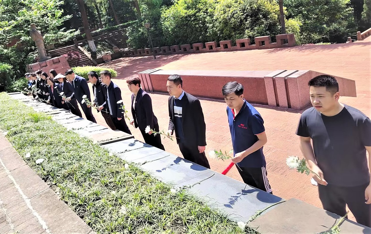 人保财险清明图片1.jpg