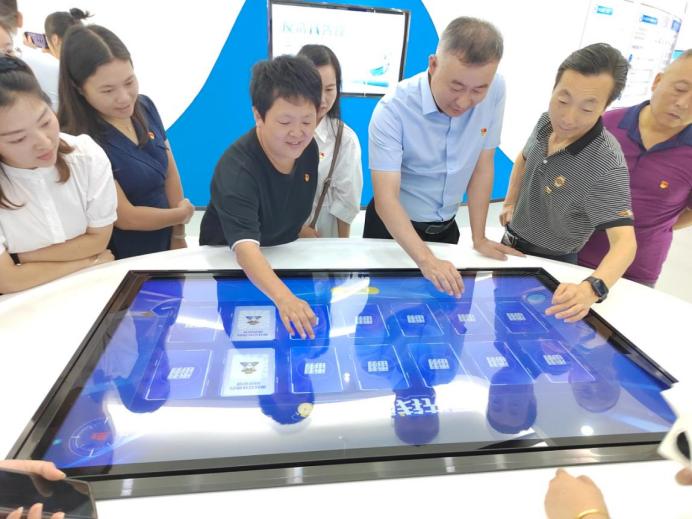 太平财险主题党日活动图片2.jpg