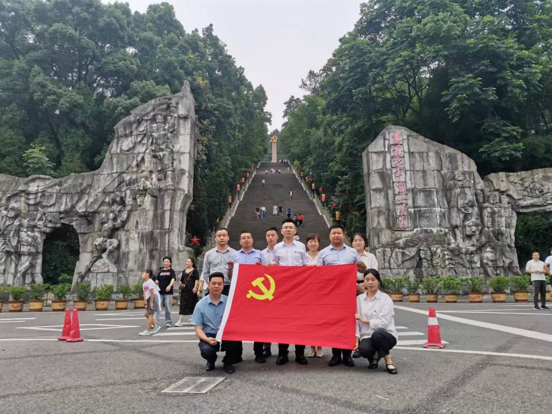 华贵党建活动图片1.jpg