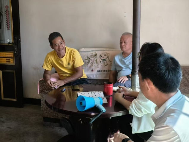 “中国人寿送金融进村寨活动图片2.jpg“