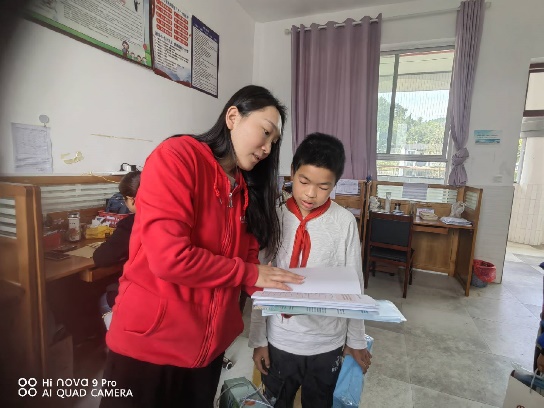 富德生命小海豚图片1.jpg